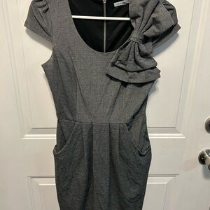 Elegant Gray Dress with Bow Detail